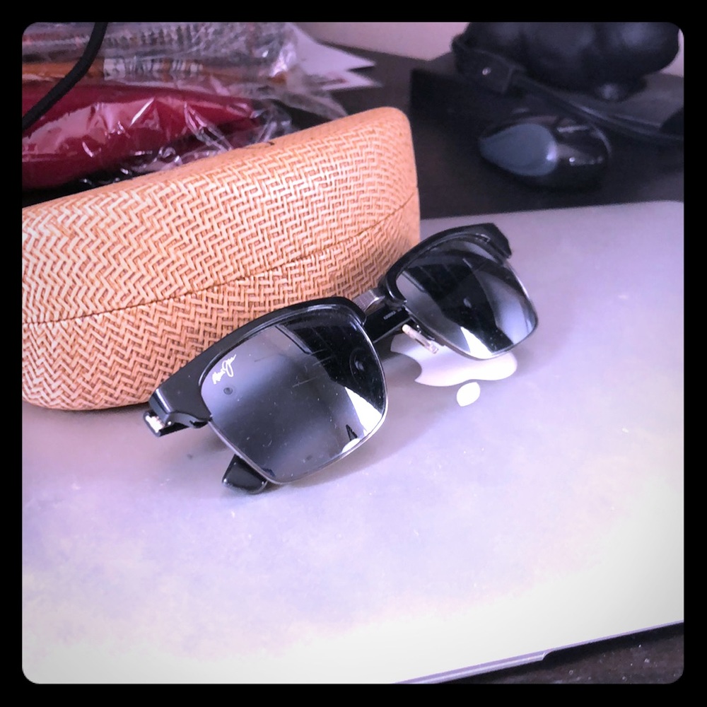 Maui Jim kawika polarized men’s sunglasses.